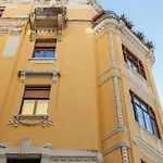 Elegante D'epoca Nel Centro Di Trieste