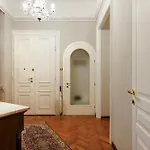 Elegante D'epoca Nel Centro Di Apartment Trieste