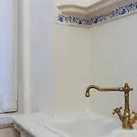 Elegante D'epoca Nel Centro Di * Trieste