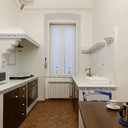 Elegante D'epoca Nel Centro Di Apartamento *