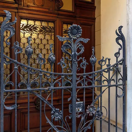 Elegante D'epoca Nel Centro Di Appartement