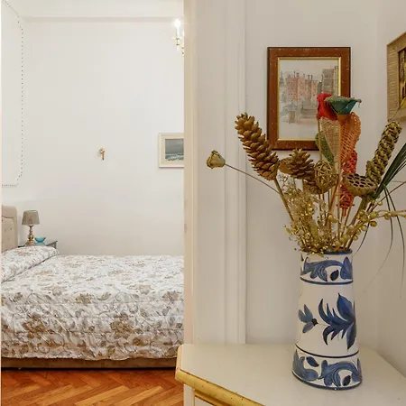 Elegante D'epoca Nel Centro Di Triëst