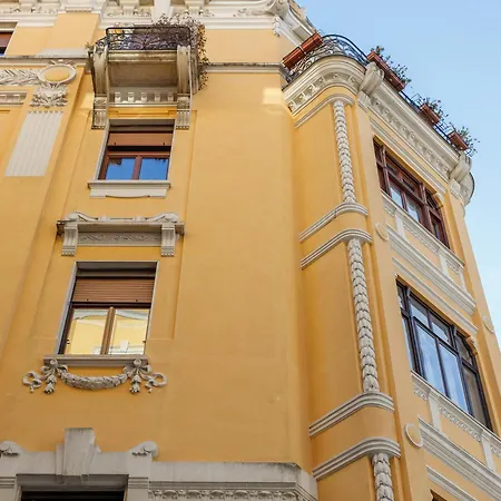 Elegante D'epoca Nel Centro Di Triëst