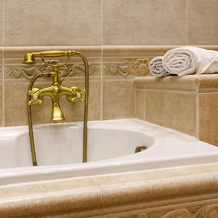 Apartamento Elegante D'epoca Nel Centro Di Trieste