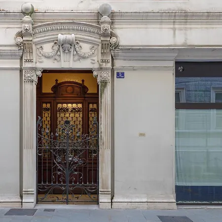 Elegante D'epoca Nel Centro Di