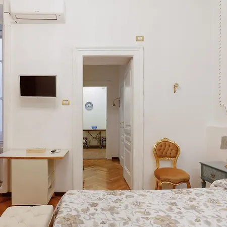 Elegante D'epoca Nel Centro Di *