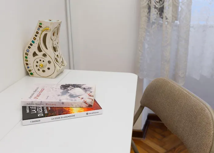 Elegante D'epoca Nel Centro Di * Triest